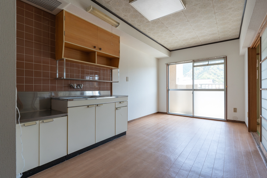 キッチン　ダイニングキッチン