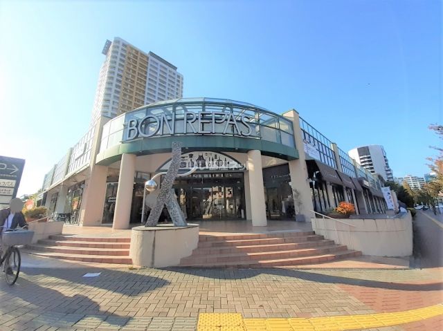 【福岡市早良区西新のマンションのスーパー】