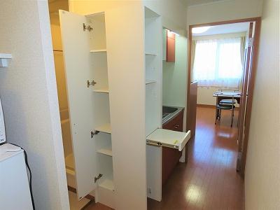 収納　キッチン周りも収納が豊富です