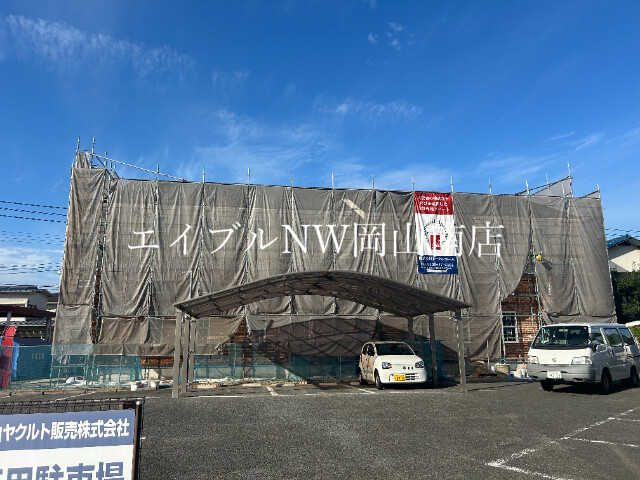 【岡山市北区津倉町のアパートの建物外観】