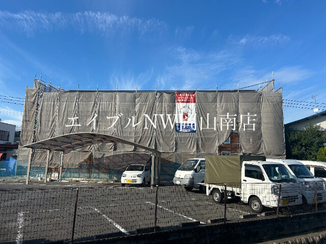 【岡山市北区津倉町のアパートの建物外観】