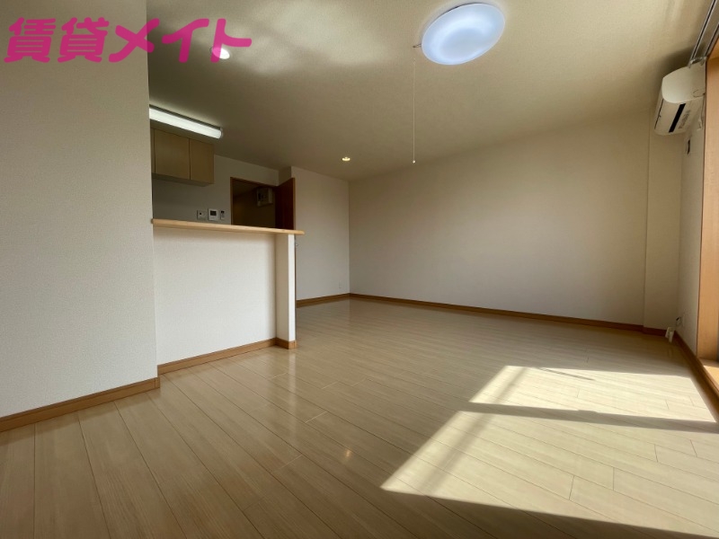 居室・リビング　同タイプの部屋写真です