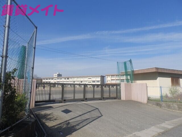 中学校　鈴鹿市立天栄中学校（中学校）まで2229m