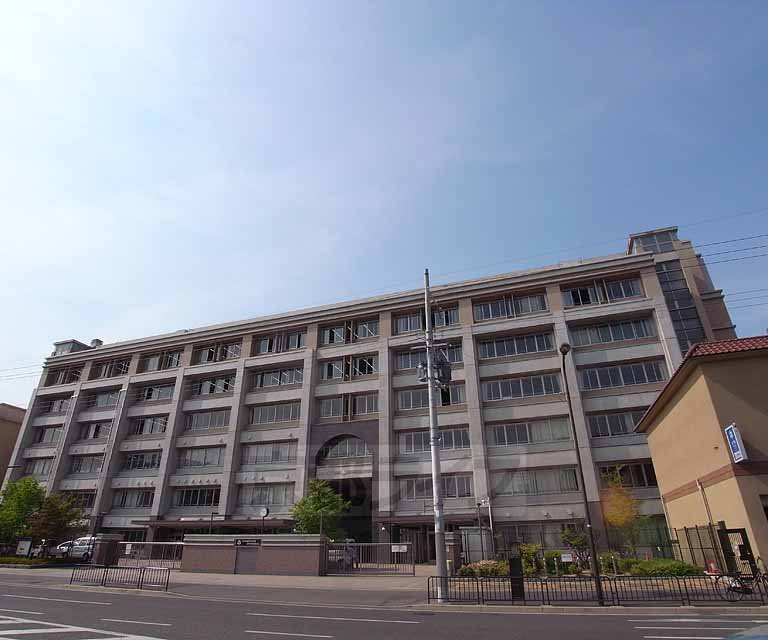 【京都市中京区西ノ京下合町のマンションの中学校】