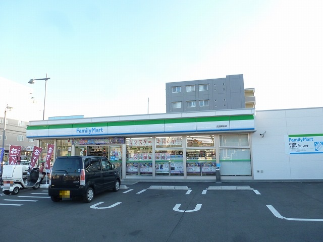 コンビニ　ファミリーマート 長野栗田店（コンビニ）まで239m