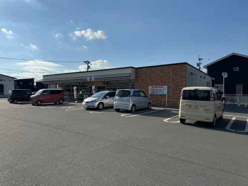 コンビニ　セブンイレブン八代井上町店（コンビニ）まで734m