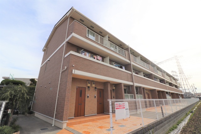 建物外観　ラフルール