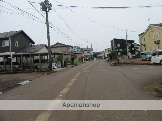 その他　前面道路（その他）まで0m