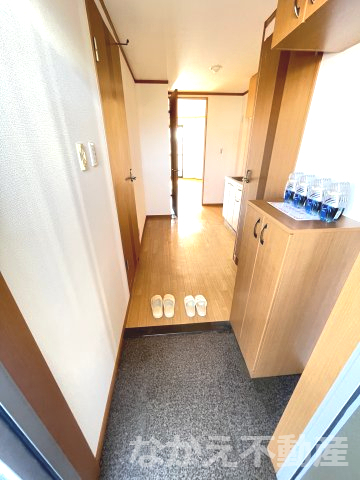 玄関　収納もある玄関です