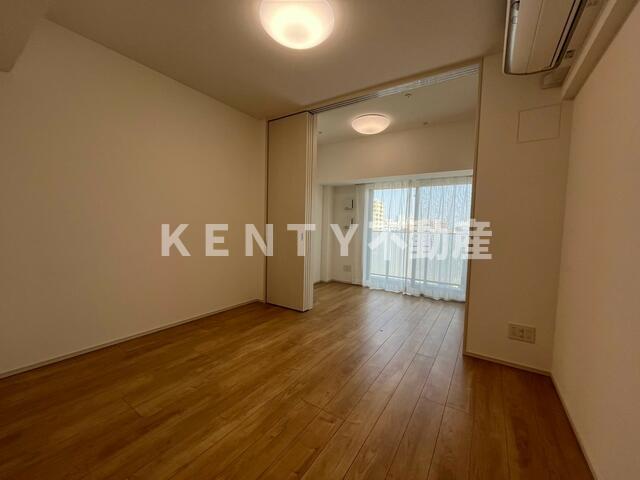 居室・リビング　こちらの居間で趣味の時間をお楽しみください