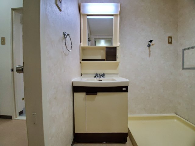 洗面設備　室内洗濯機置き場付きで便利！