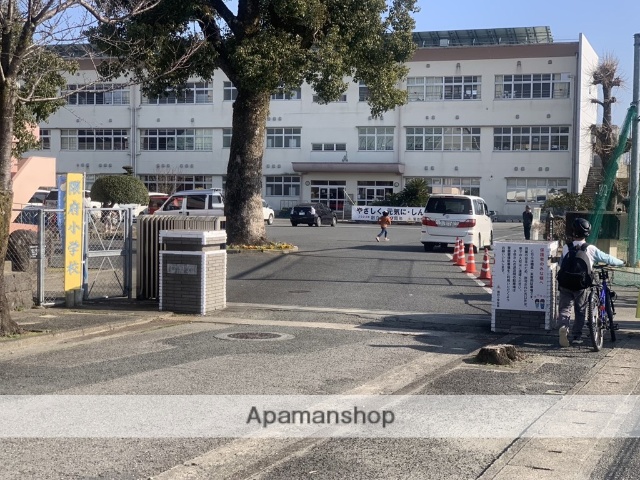 小学校　菊池市立隈府小学校（小学校）まで756m