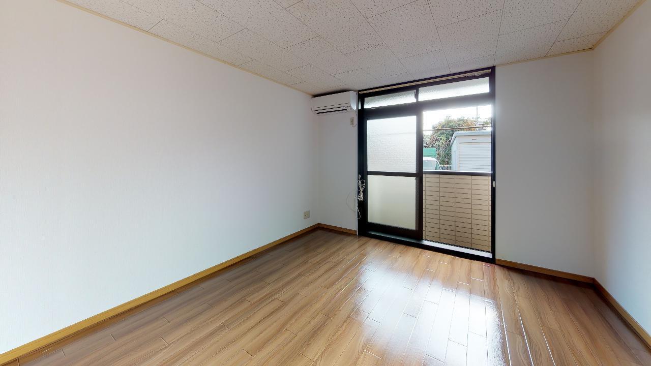 居室・リビング　居間（別号室の写真です。現況優先です）