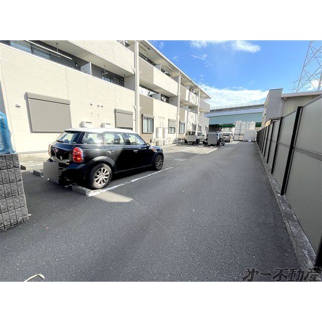 駐車場　駐車場