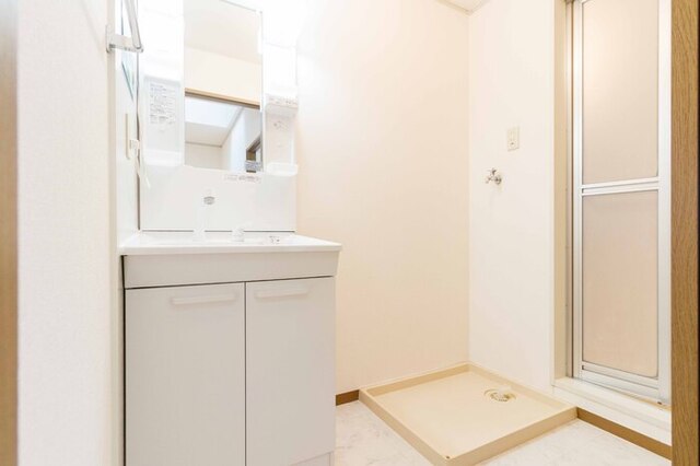 洗面設備　１０２・洗面所