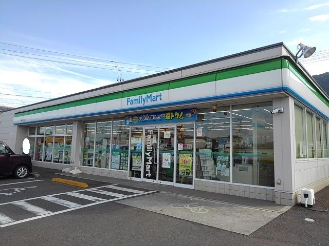 コンビニ　ファミリーマート善通寺大麻町店（コンビニ）まで1000m