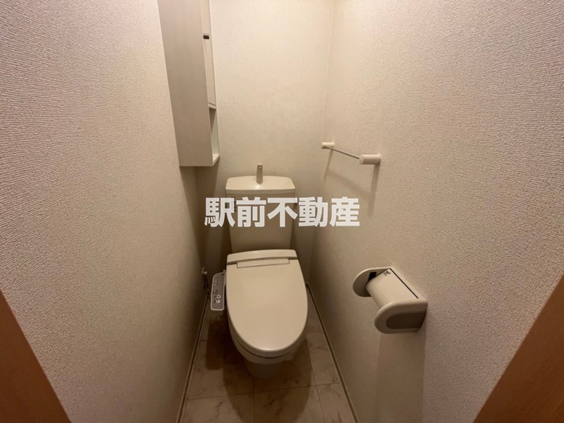 トイレ　温水洗浄便座付きです♪