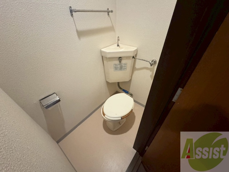 トイレ　こちらはトイレです。清潔感があり、安心して使用できます。