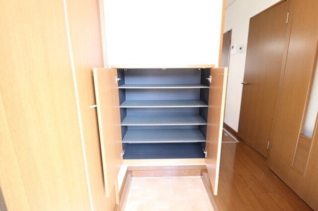 玄関　シューズボックス
