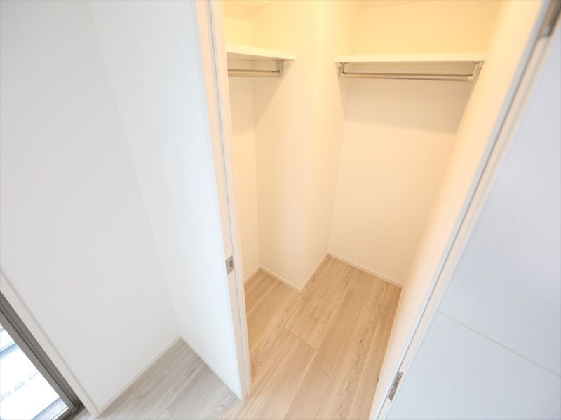 収納　ウォークインクローゼット（収納充実してます）