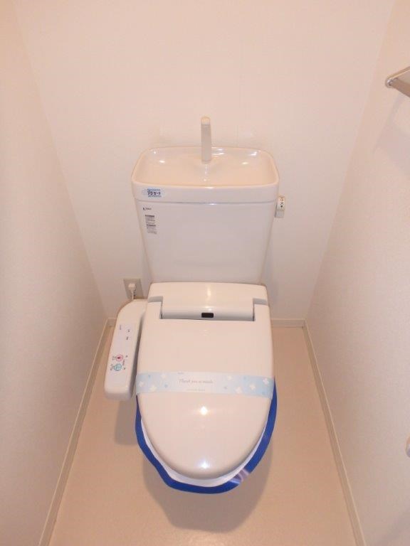 トイレ　温水洗浄便座
