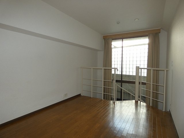 居室・リビング　内観1