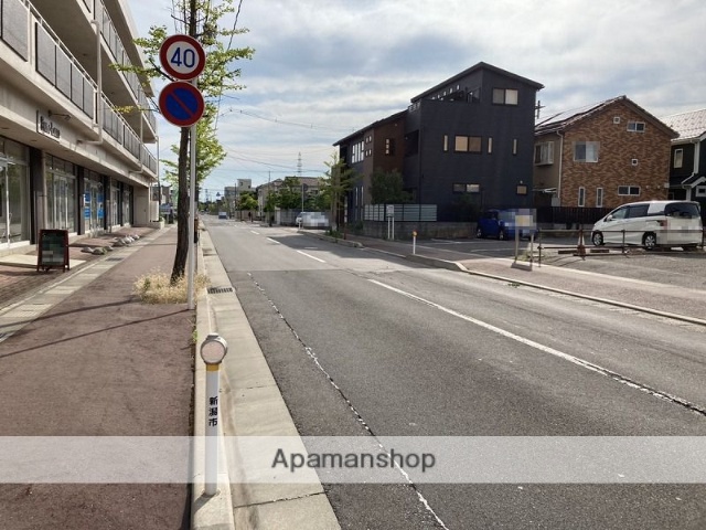 その他　前面道路（その他）まで0m