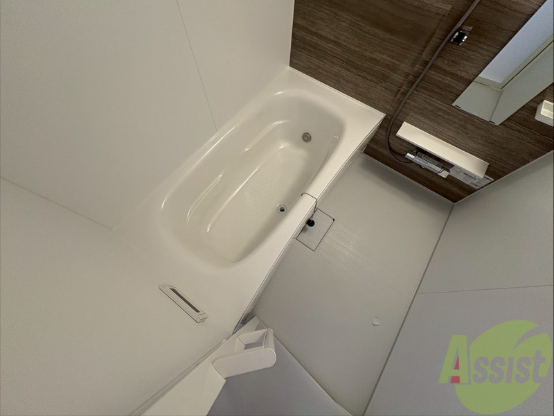 バス・シャワールーム　お風呂になります。一日の疲れを癒してくださいね。