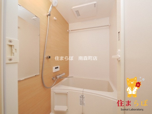 バス・シャワールーム　「見た目じゃなく、心に“しっくりくる”を大切に。」