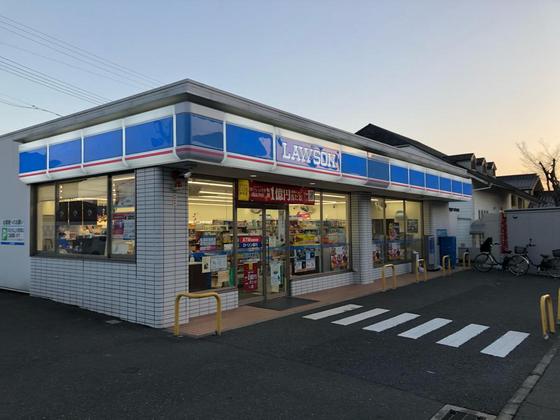 コンビニ　ファミリーマート廿日市宮内店（コンビニ）まで683m