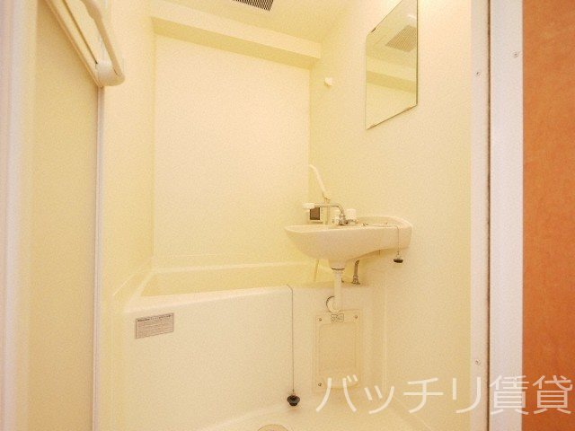 バス・シャワールーム　同型タイプの為現状優先