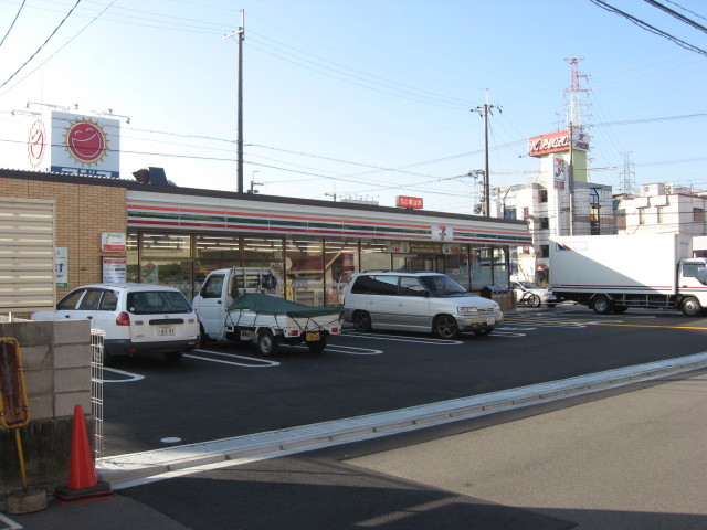 コンビニ　セブンイレブン高槻松川町店（コンビニ）まで313m