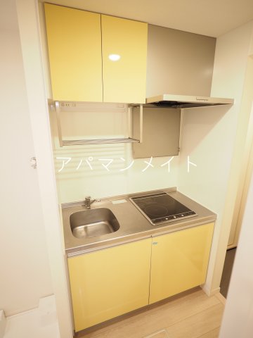 キッチン　IHコンロ２口付きです