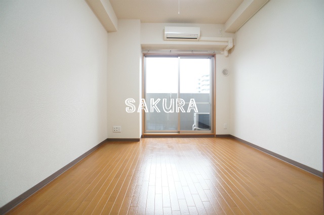 居室・リビング　開放感のあるゆったりとしたお部屋です♪