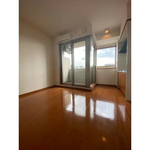 居室・リビング　室内