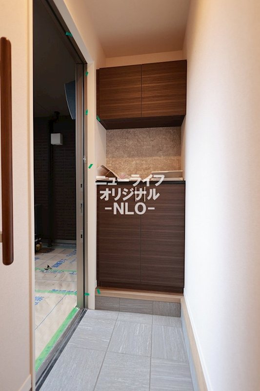 玄関　使用感とデザイン性に優れたセパレートタイプのシューズボックス