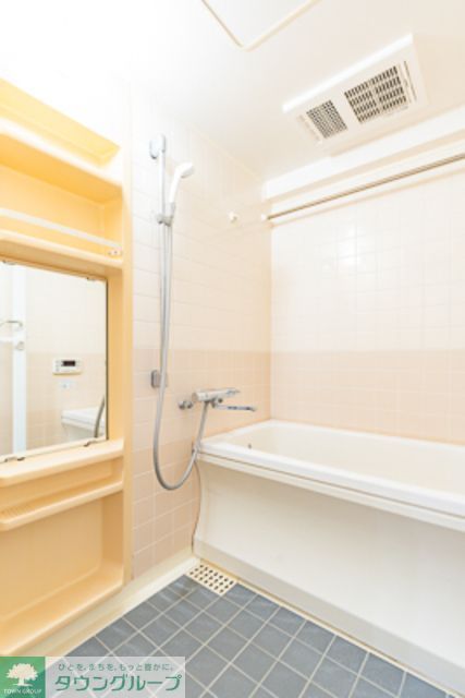 バス・シャワールーム　※写真は同タイプ住戸です。