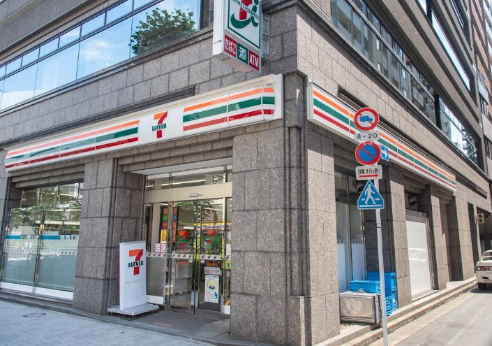 コンビニ　セブンイレブン馬喰横山駅前店（コンビニ）まで70m