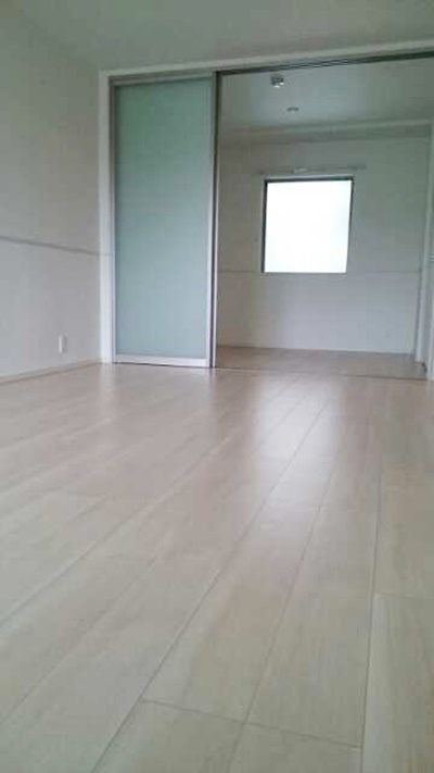 居室・リビング　【広々リビングにカウンターキッチン♪】