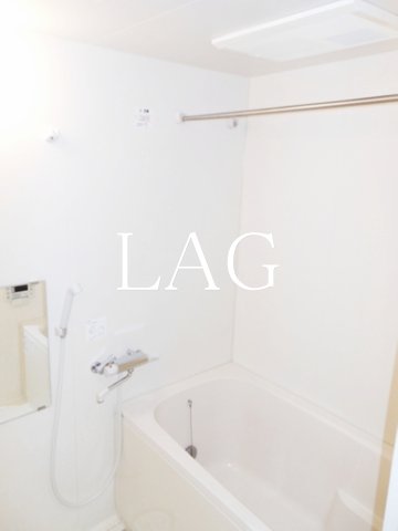 バス・シャワールーム　お風呂になります。