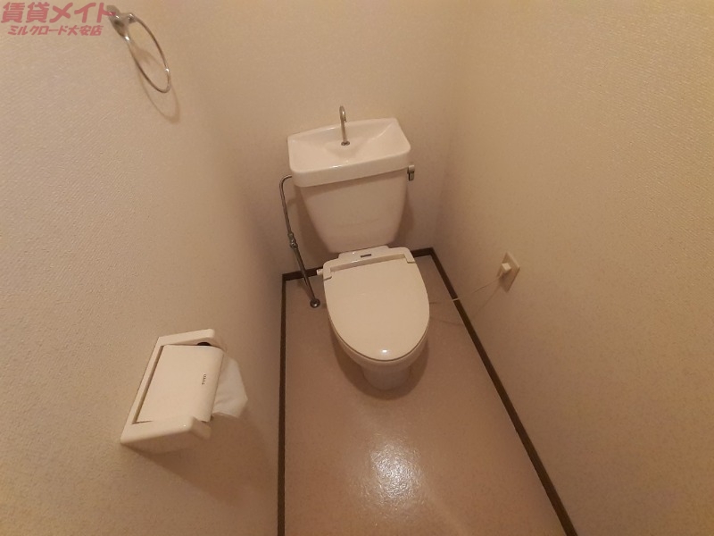トイレ　同型参考写真