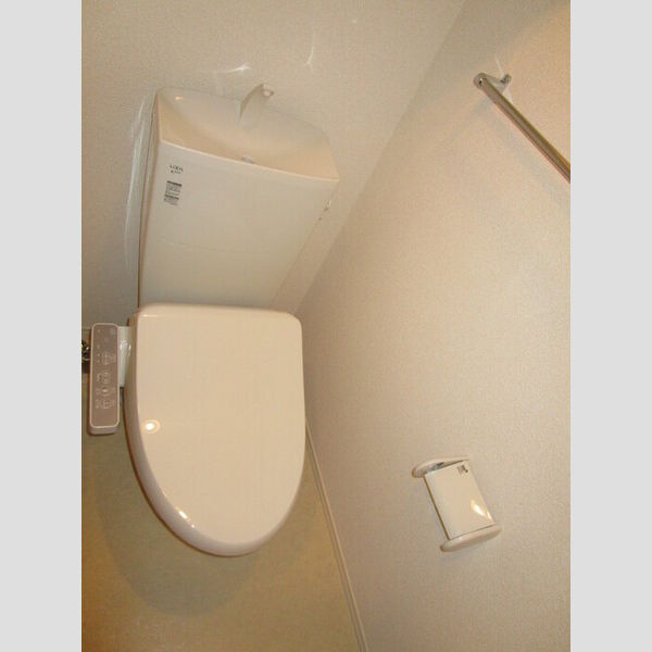 トイレ　温水洗浄暖房トイレです!
