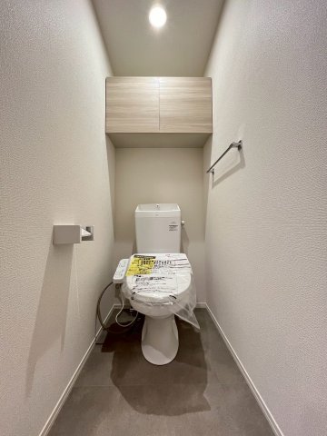 トイレ　同物件、別号室の参考写真です。