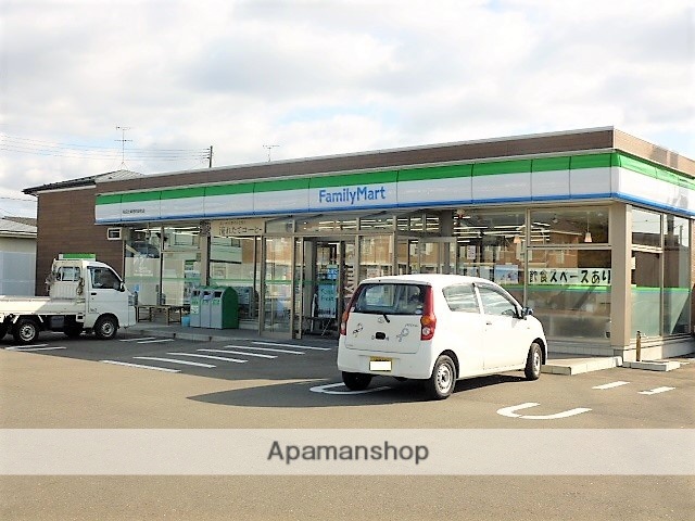 コンビニ　ファミリーマート秋田土崎港相染町店（コンビニ）まで523m