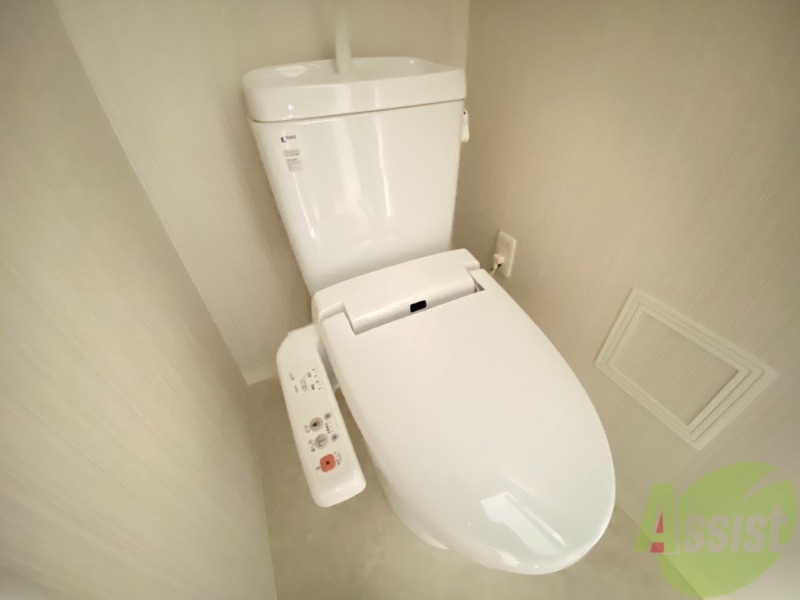 トイレ　嬉しいウォシュレット機能付きです。シャワートイレは便利ですね