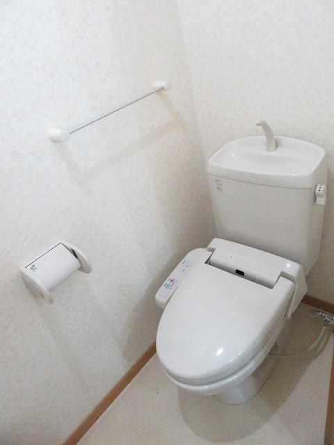 トイレ　ウォシュレット付の洋式トイレです♪