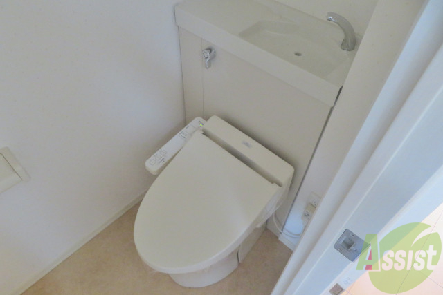トイレ　トイレとお風呂が別なので清潔に使えて嬉しいですね。