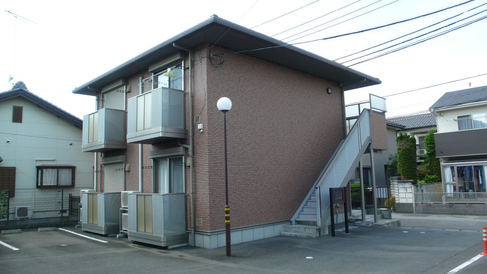 建物外観　南向きで日当たり良好　角部屋　インターネット無料