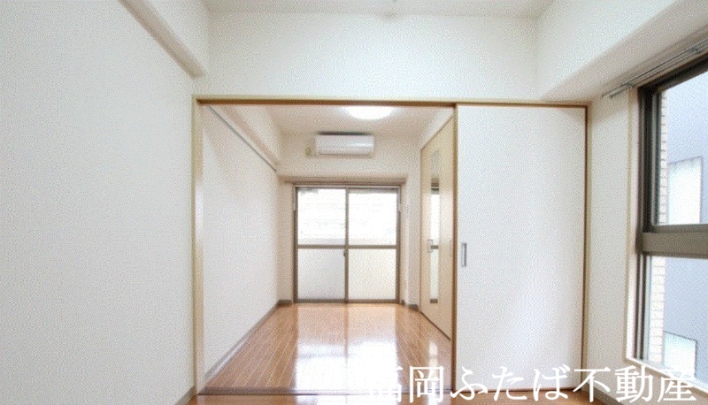 リファレンス博多駅前の居間写真
