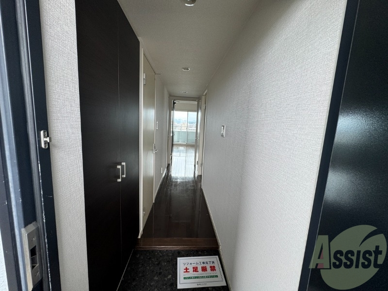 玄関　玄関から撮影してみました。部屋が見えないので安心ですね。